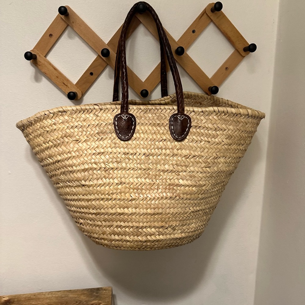 Straw beach bag